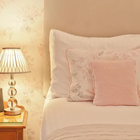 فندق مبيت وإفطار Hill Crest Country 5*