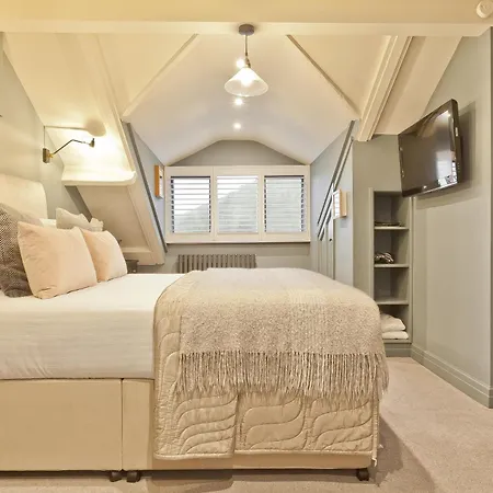 Hill Crest Country ニュービー・ブリッジ